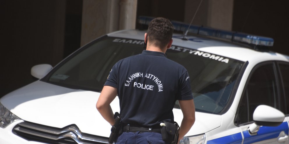 Πάτρα: Σύλληψη γονέων κοντά στο ΚΕΤχ - Χρησιμοποιούσαν ανήλικο ως «βαποράκι»  ναρκωτικών! - Skai Patras | Eιδήσεις | Πάτρα | Δυτική Ελλάδα